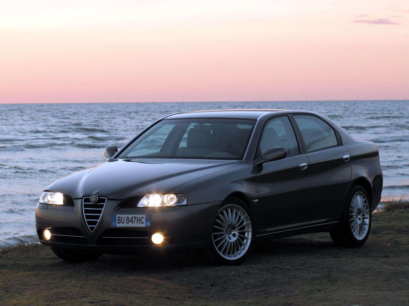 Illustration for article titled Could it have succeeded in America: Alfa Romeo 166
